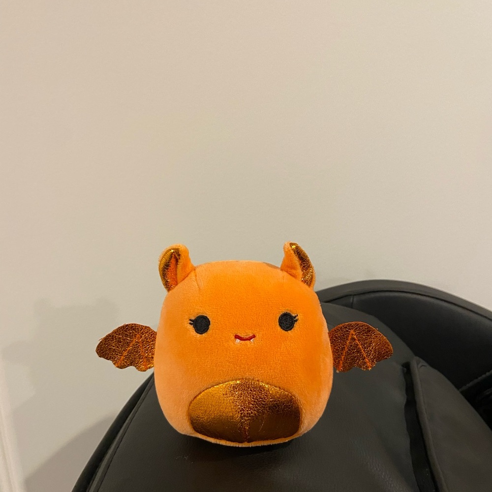 4” Capsule Tangie the Orange Bat Squishmallow Brand New in Capsule Halloween